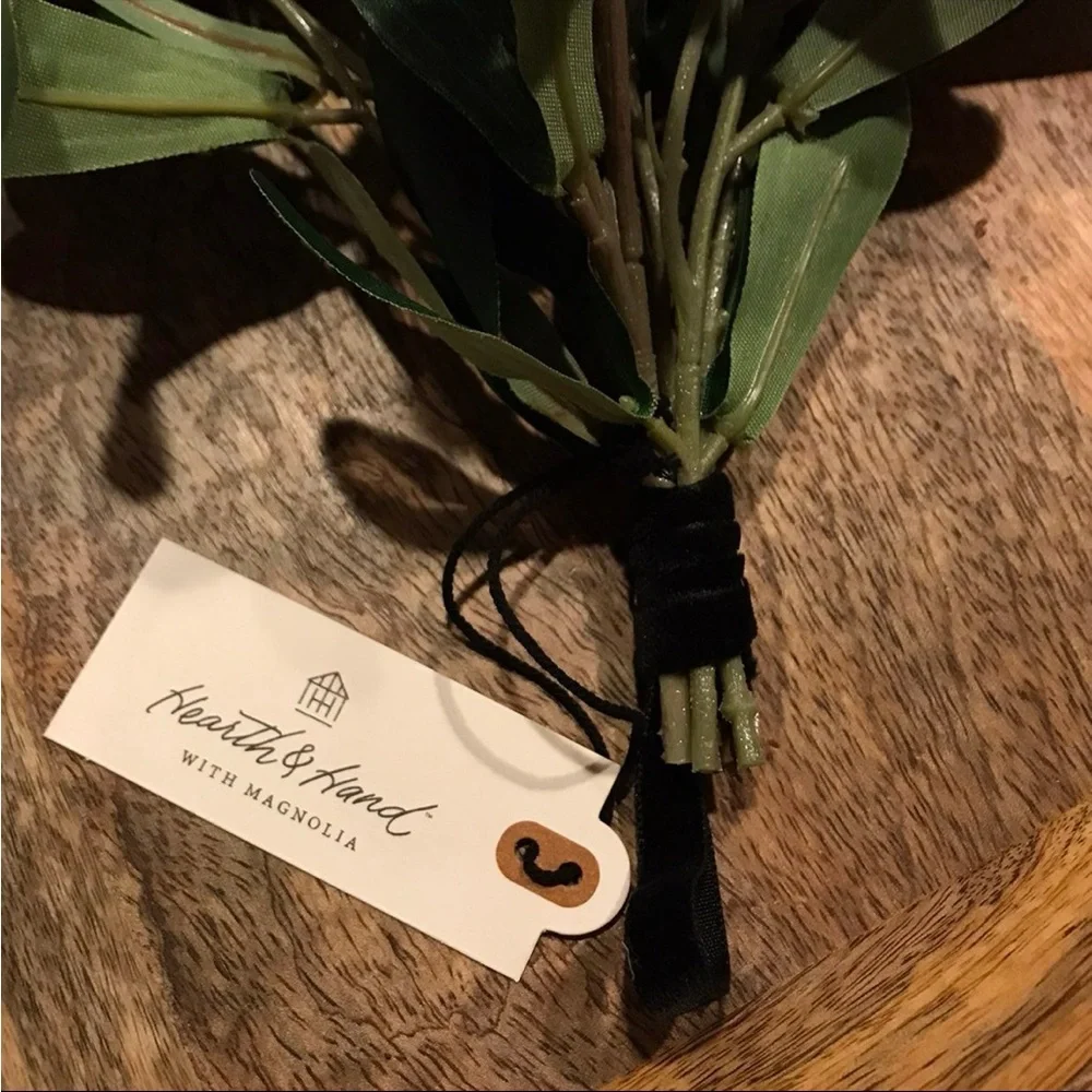 ✨Mistletoe Swag Bouquet with Black Velvet Ribbon - Hearth & Hand with Magnolia✨